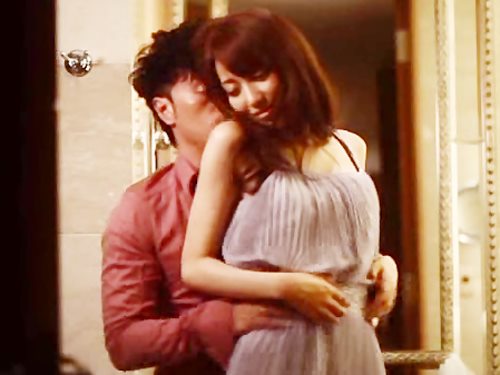 優しい彼にたくさん愛されて幸せ♪見つめ合って濃厚セックス☆