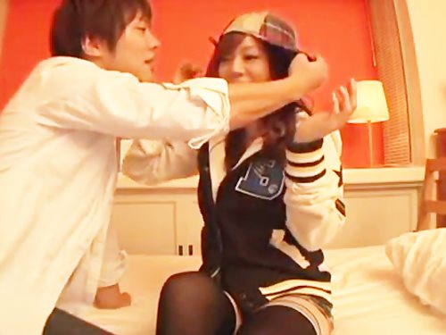 鈴木一徹くんと元気カジュアルな彼女がホテルでエッチ♪