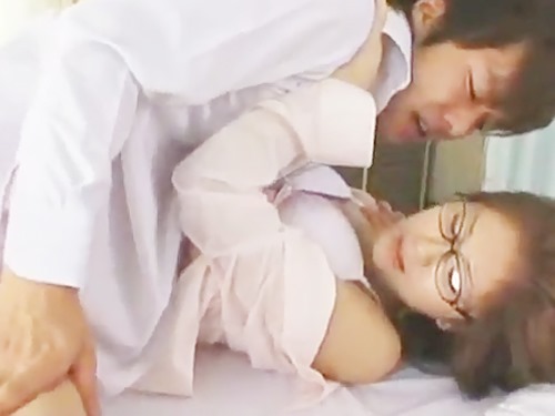 意識朦朧としている女教師にムラムラが止まらなくて襲っちゃう鈴木一徹くんｗ