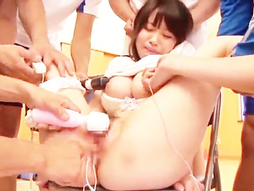 バレー部のマネジャーは性処理係。(その1)複数の玩具でたっぷりイジられて潮吹き☆