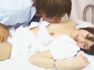 天然ナースの献身看護に月野帯人くんがムラムラｗ病院のベッドで情熱エッチ☆