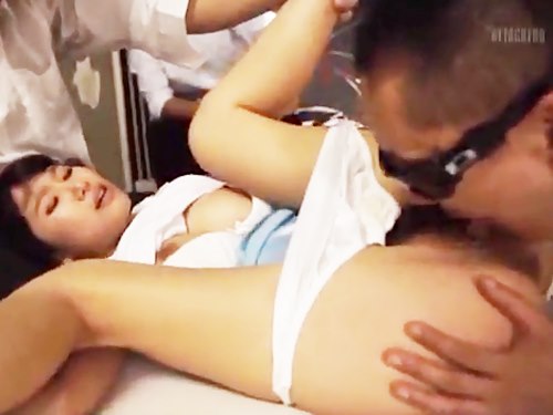 女性刑事が拉致されて調教！①犯罪組織の男性たちに薬を飲まされて感じるカラダに☆