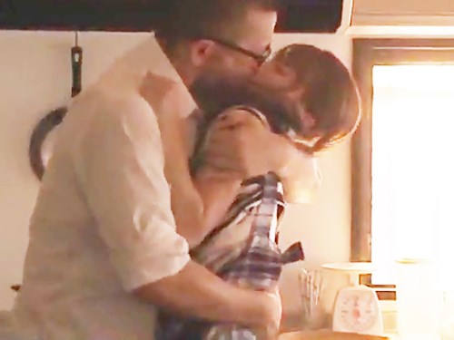 義兄から無理やり…でも②夫がいる自宅のキッチンで強引なフェラ☆