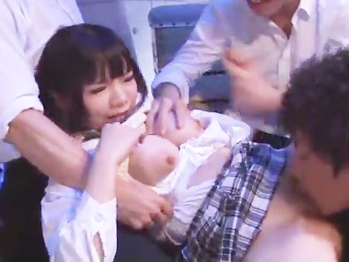 帰国子女の私に親切にしてくれた男子たちに騙されてレイプ…！アナル処女まで奪われて…☆