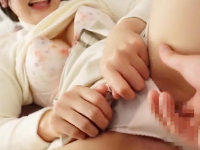 彼と初めてのハメ撮りドキドキ♪ショーツの中でおマンコを弄られて信じられないくらい濡れちゃう☆